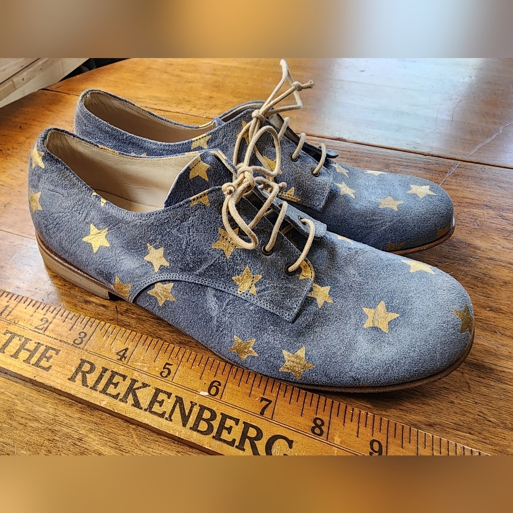 Pepe PèPè Italy grey blue suede shoes with gold stars 38 Italian leather EUC!